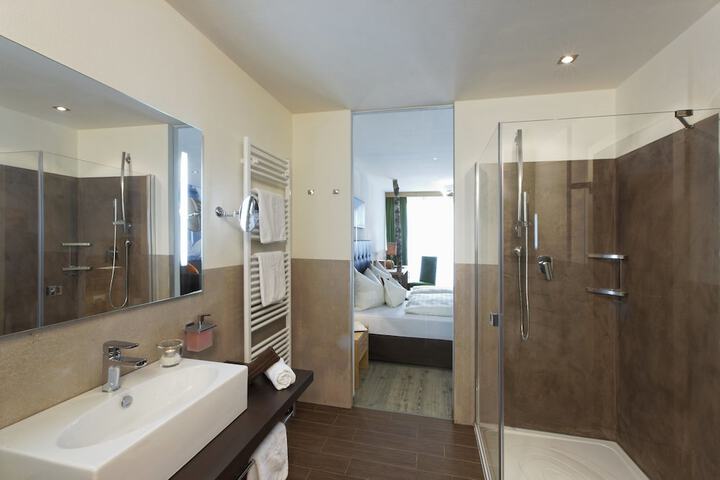 Room 48 of 111