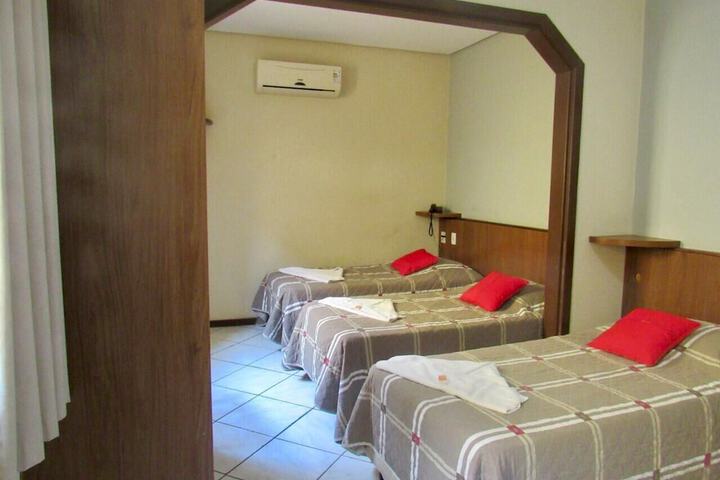 Room 8 of 9