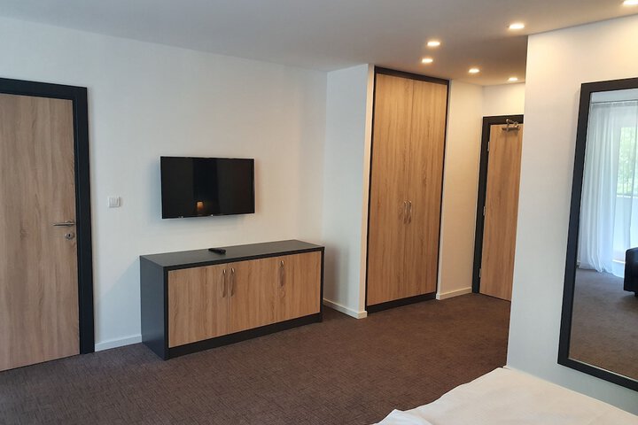 Room 7 of 56