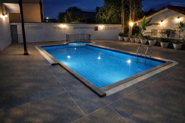 Pool 31 of 39