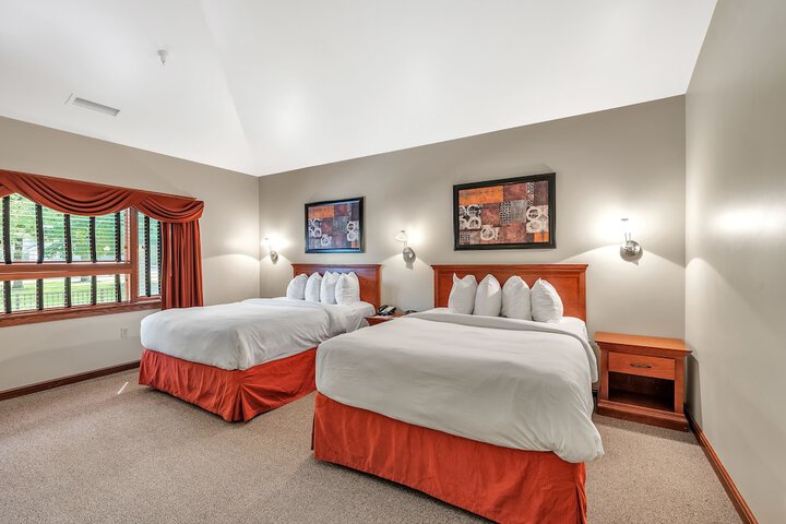 Superior 2 Queen Beds (6 of 7)