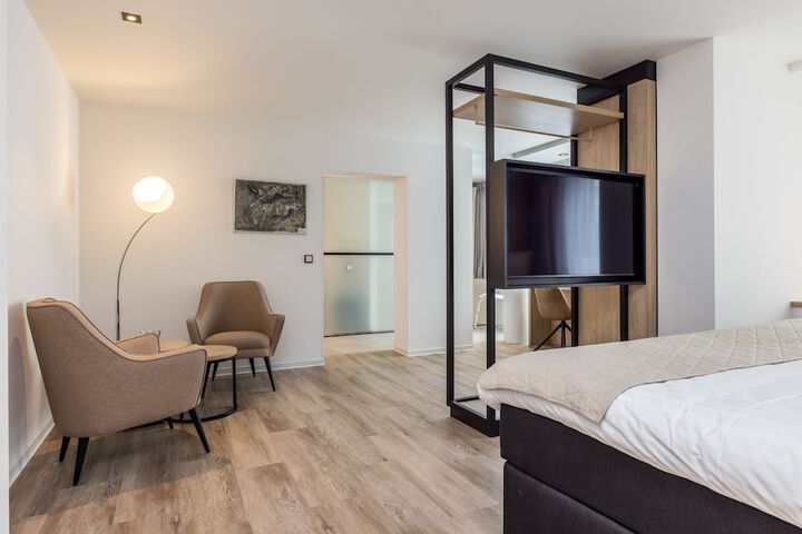 Room 15 of 82