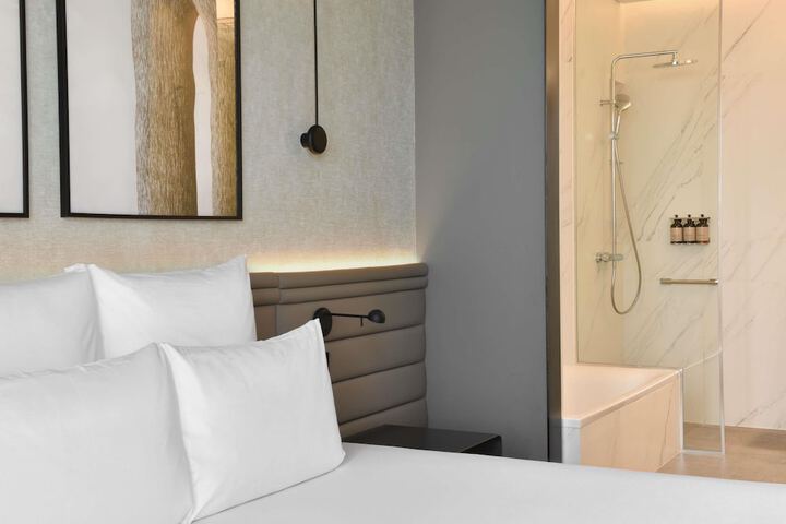 Room 10 of 119