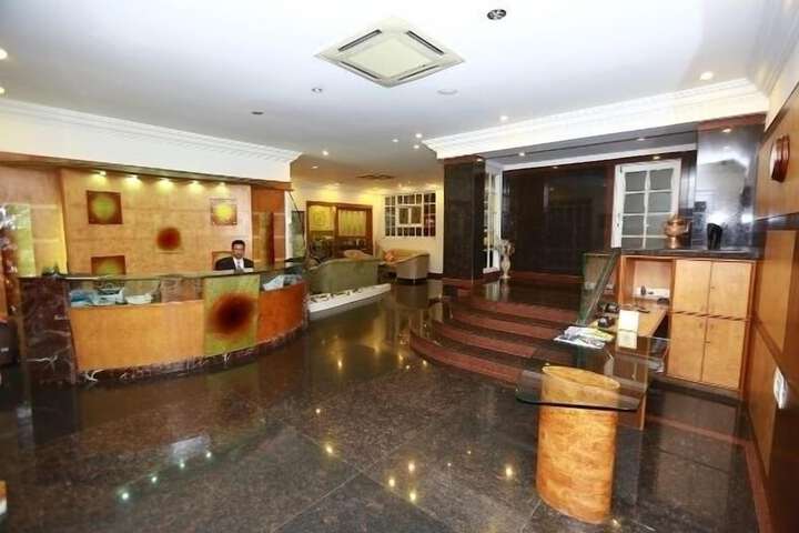 Entrance & Lobby