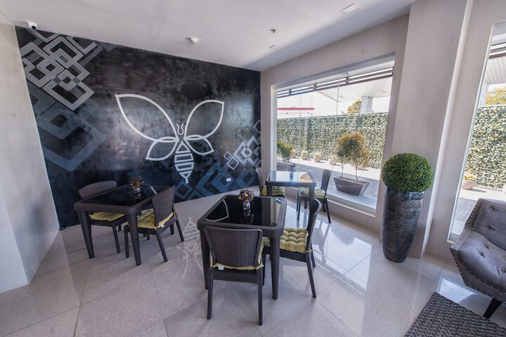 Lobby lounge