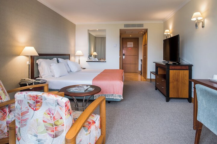 Room 45 of 411