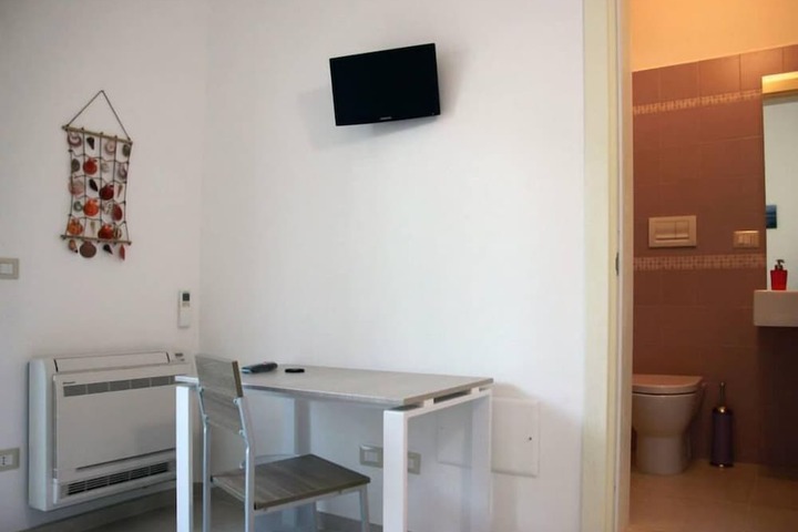 Room 6 of 26