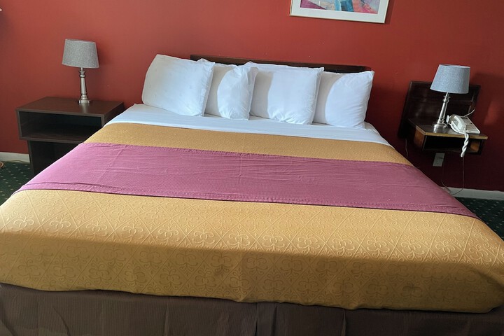 Room 35 of 91