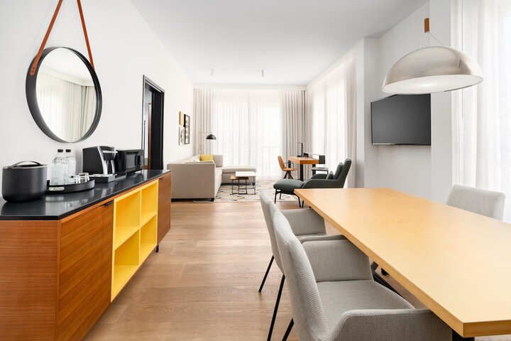 Room 36 of 90