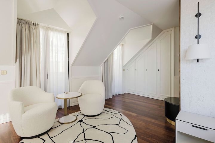 Room 26 of 150
