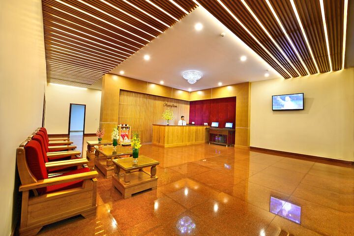 Business Center 26 of 33