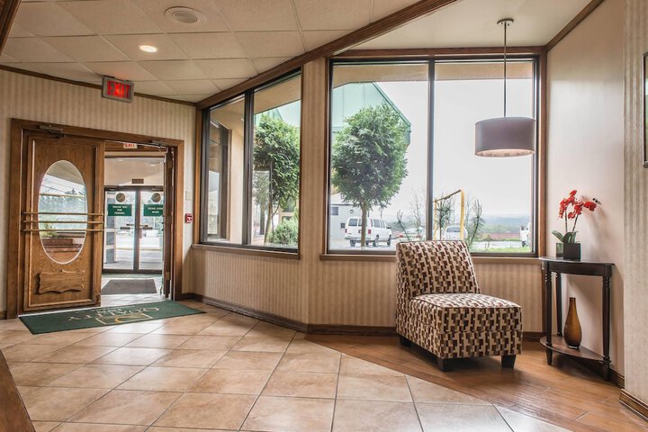 Entrance & Lobby