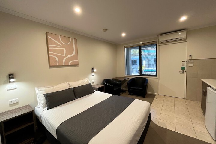 Room 6 of 24