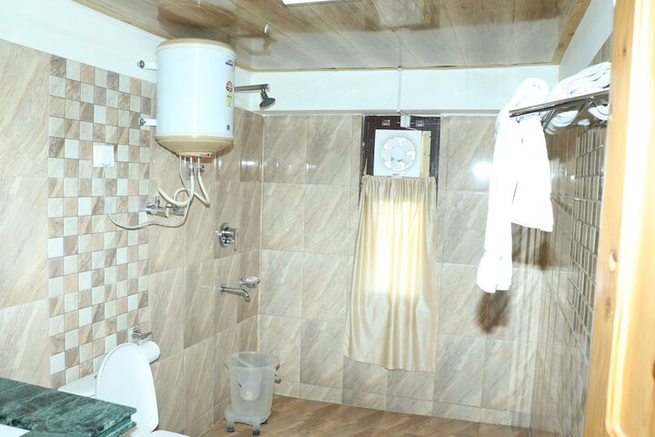 Room 16 of 20
