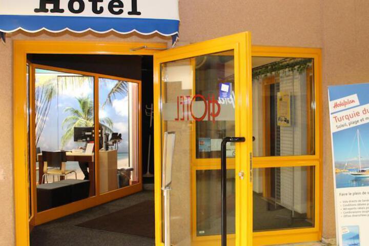 EXPO HOTEL MONTAGNY