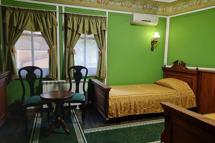 Room 26 of 47