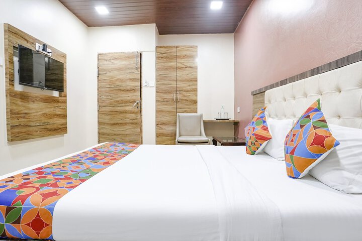 Room 14 of 28