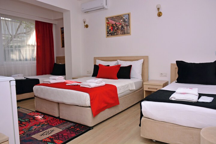 Room 13 of 48