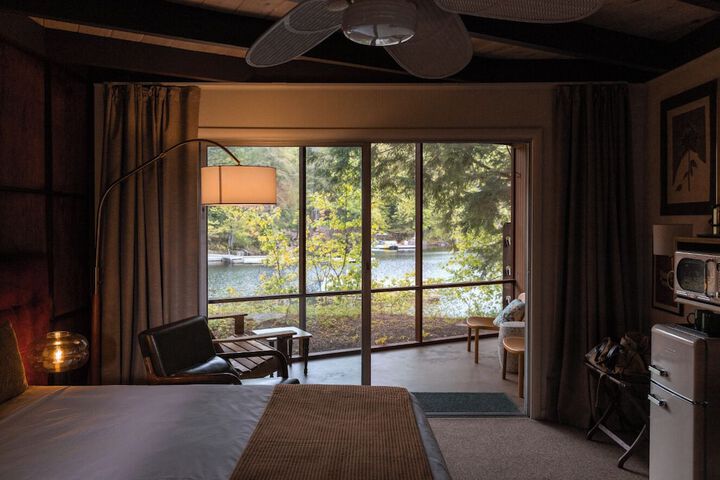 Room 79 of 221