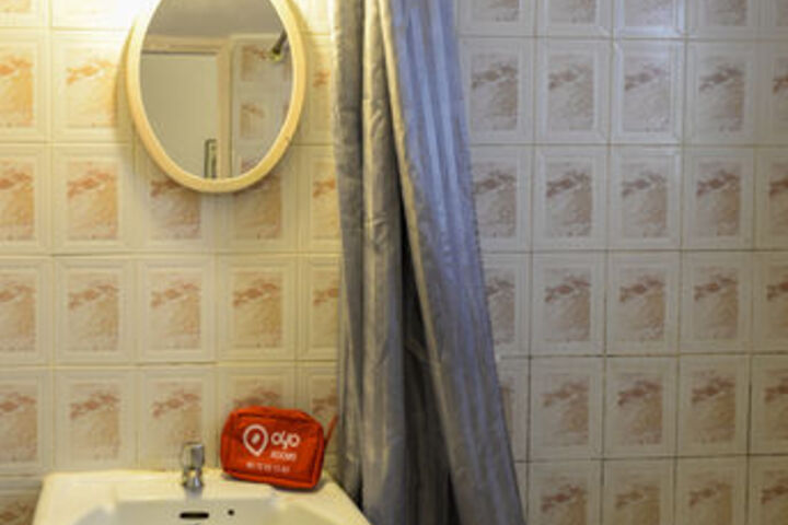 Room 2 of 20