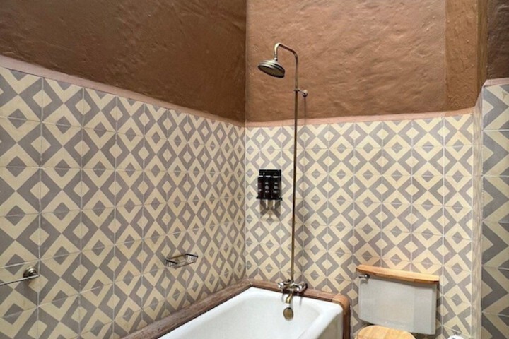 Room 28 of 42