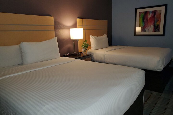 Room 34 of 85