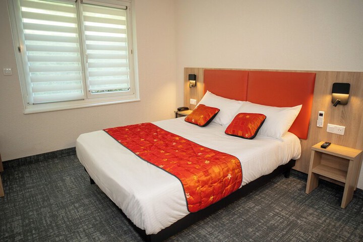 Room 11 of 20