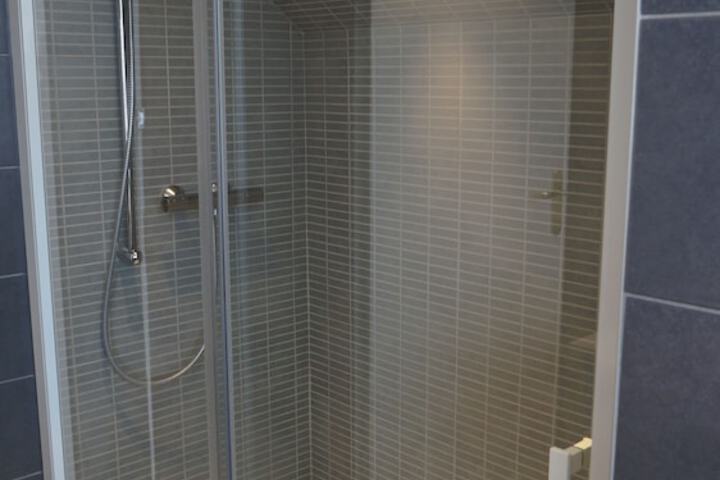 Room 18 of 37