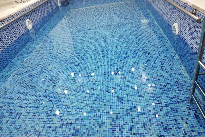 Pool 35 of 44