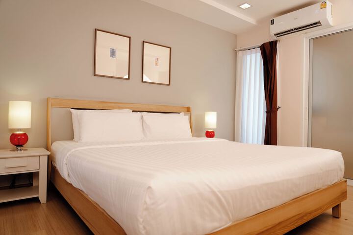 Room 9 of 47