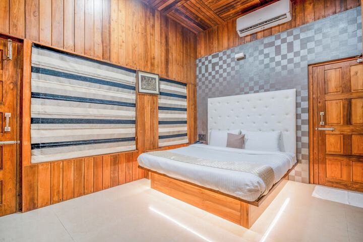 Room 4 of 85