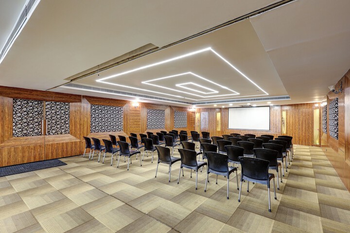 Ballroom/Hall 41 of 50