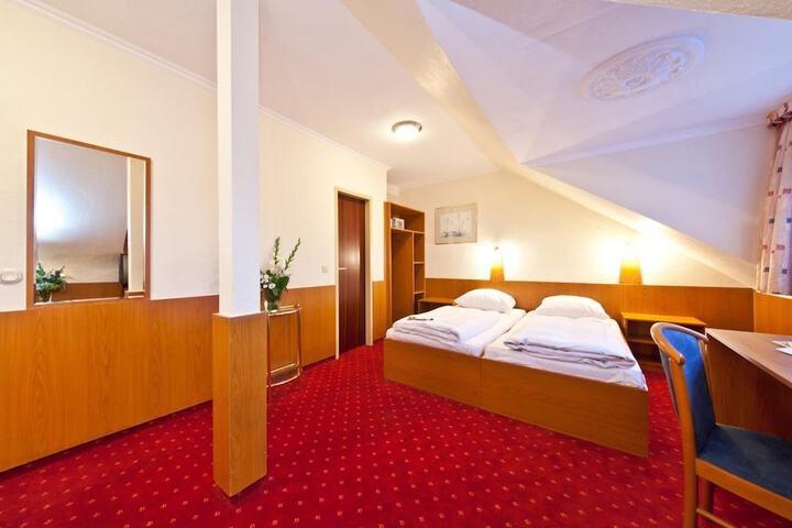 Room 21 of 39