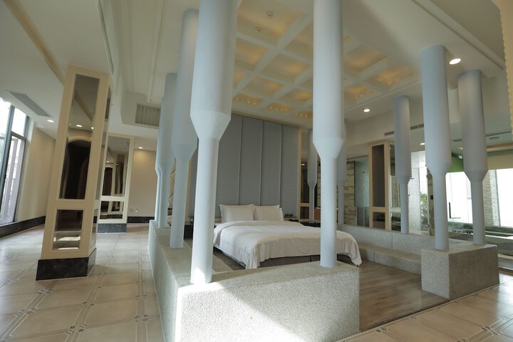 Room 4 of 41
