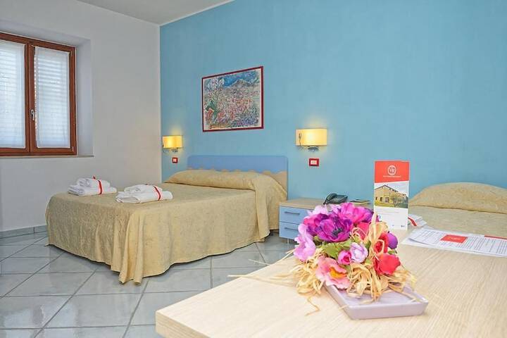 Room 4 of 30