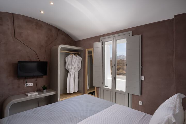 Room 6 of 86