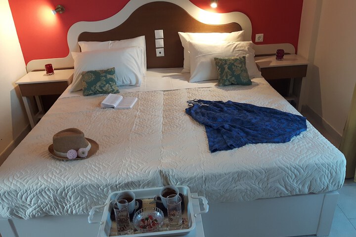 Room 5 of 43
