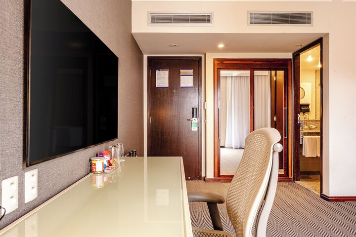 Room 46 of 240