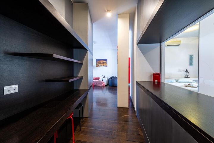 Room 13 of 30
