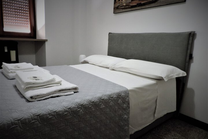 Room 5 of 26