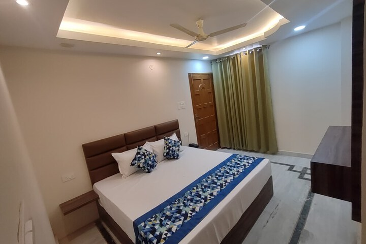 Room 10 of 21