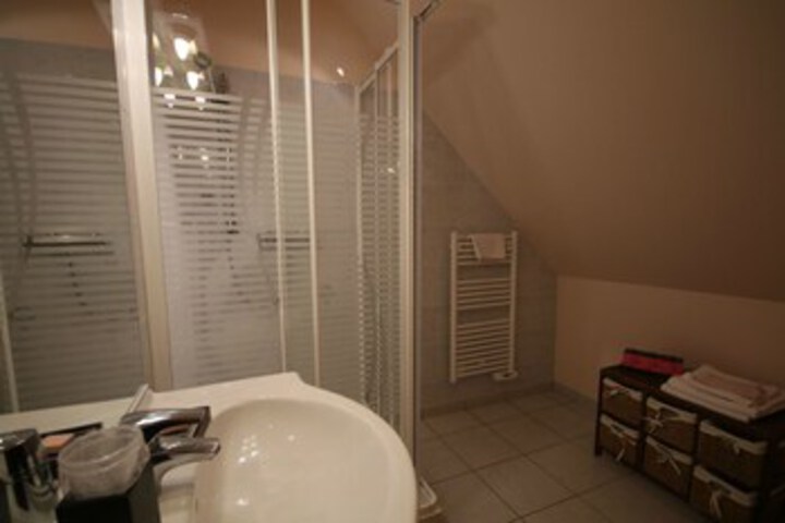 Room 7 of 27