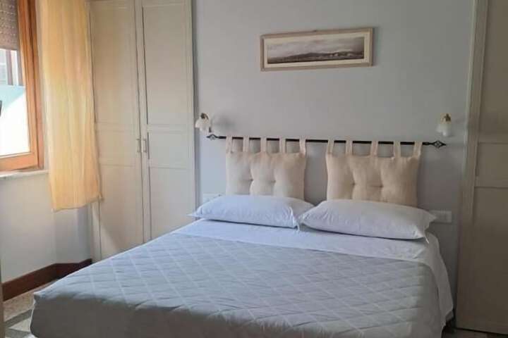 Room 3 of 40