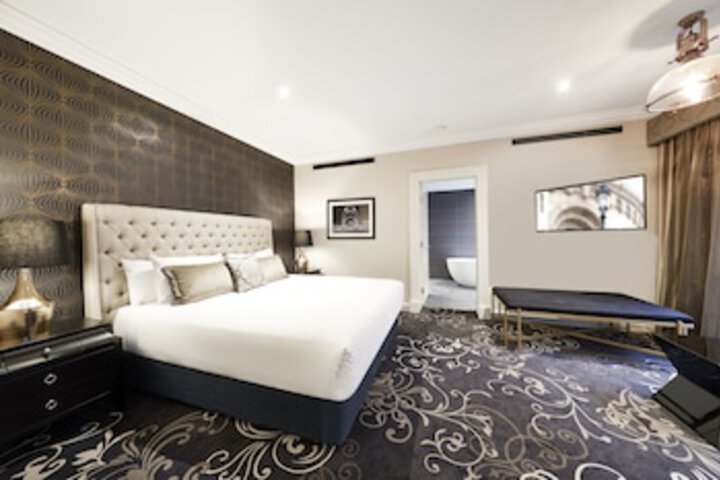 Room 16 of 156