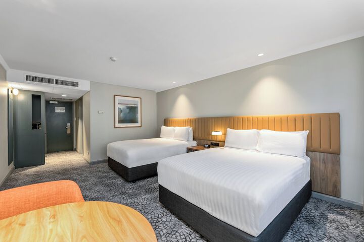 Room 27 of 128