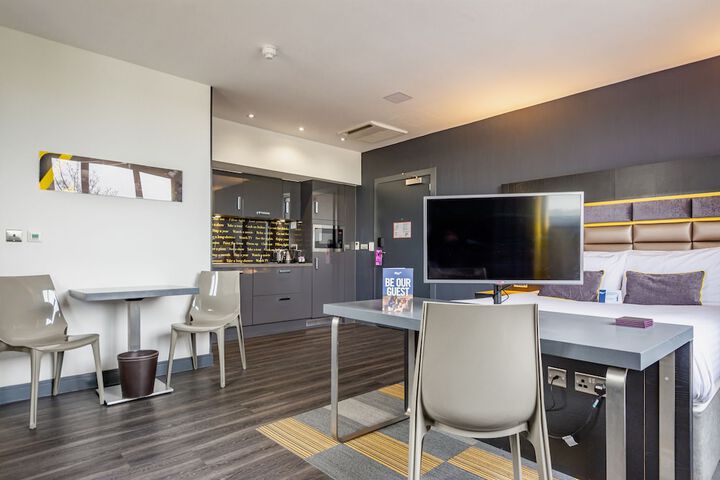 Room 9 of 20