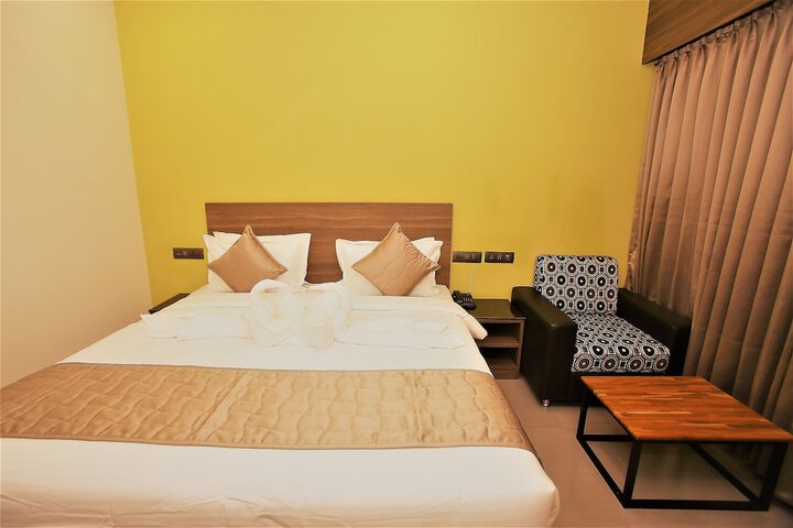 Room 14 of 25
