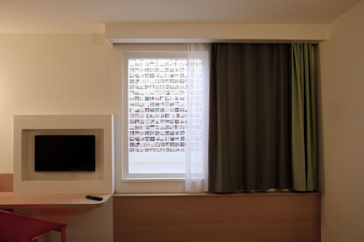 Room 2 of 66