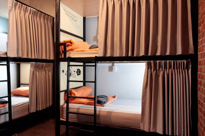 Room 17 of 90