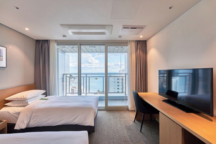 Room 17 of 26